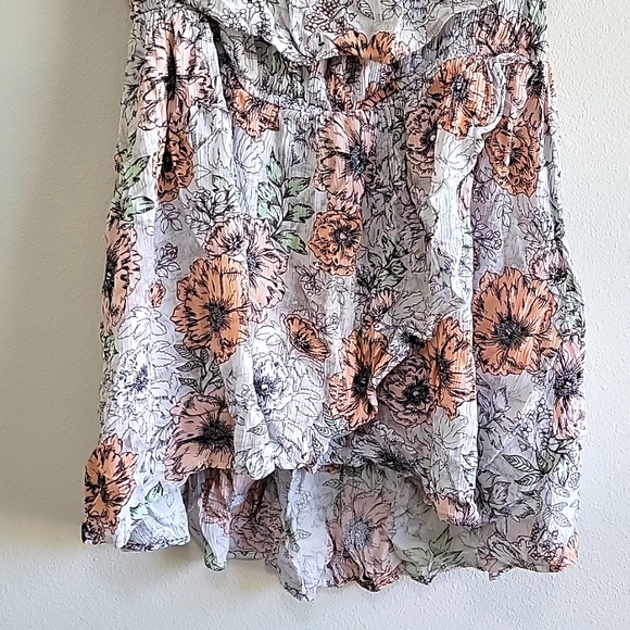 Torrid Flowy Blouse Floral Pattern 00 - Picture 3 of 8